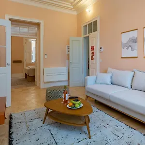 Pombaline Building W/pool By Lovelystay Apartamento